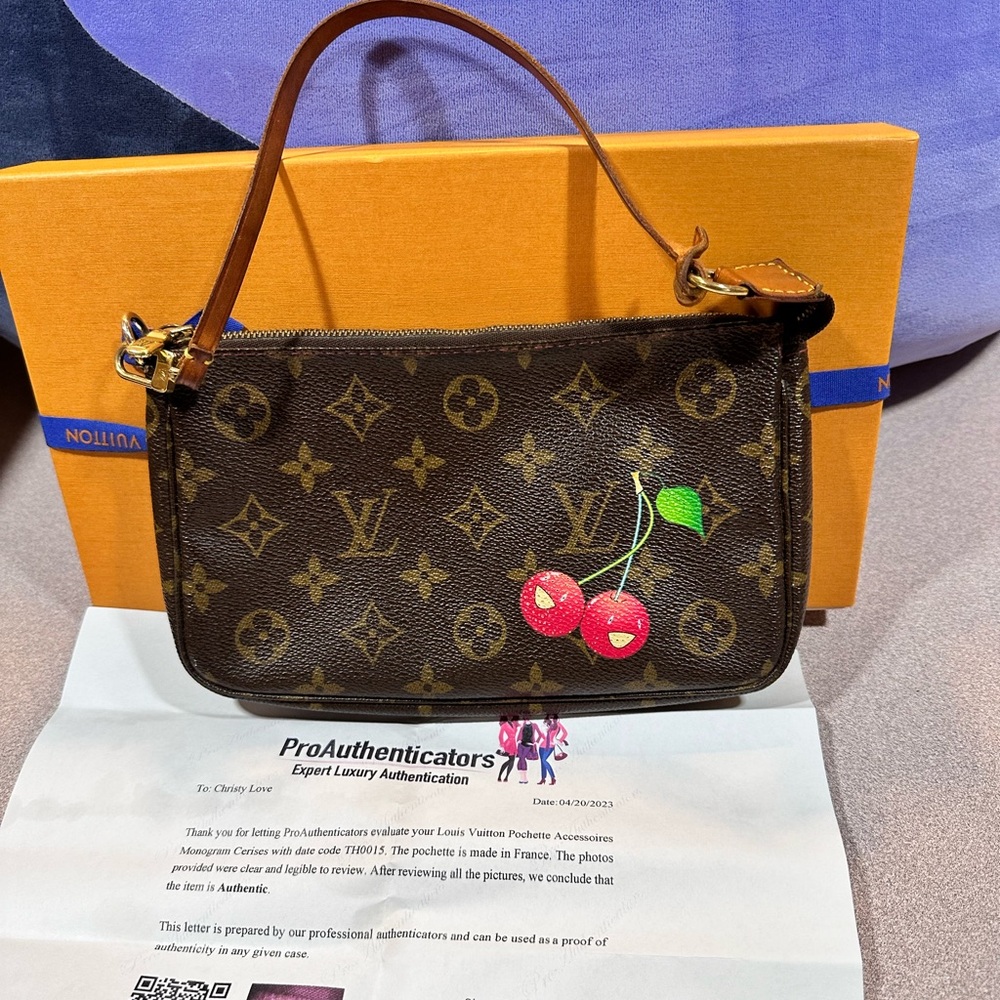 Louis  Vuitton Pochette accessories